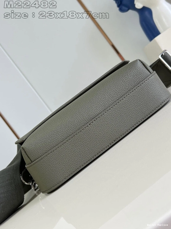 Cheap VUITTON LOUIS Messenger-23.5*18*7CM Fastline 0715